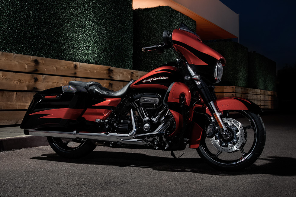 CVO Street Glide  大道滑翔